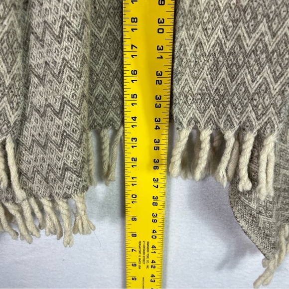 CONFECCIONES ARTILANA 100%Wool Poncho Cape Fringed Hem and Tie Neckline - Picture 12 of 16